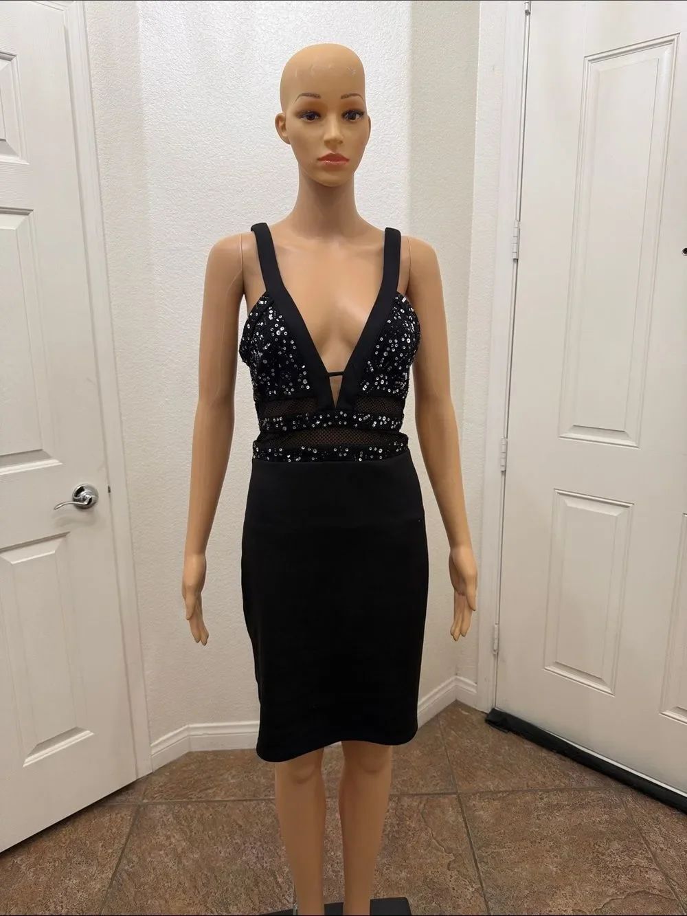 Bebe Sz Small Black Sequin Sheer Mesh Stretch VNeck Plunge Sexy Midi Dress Prom